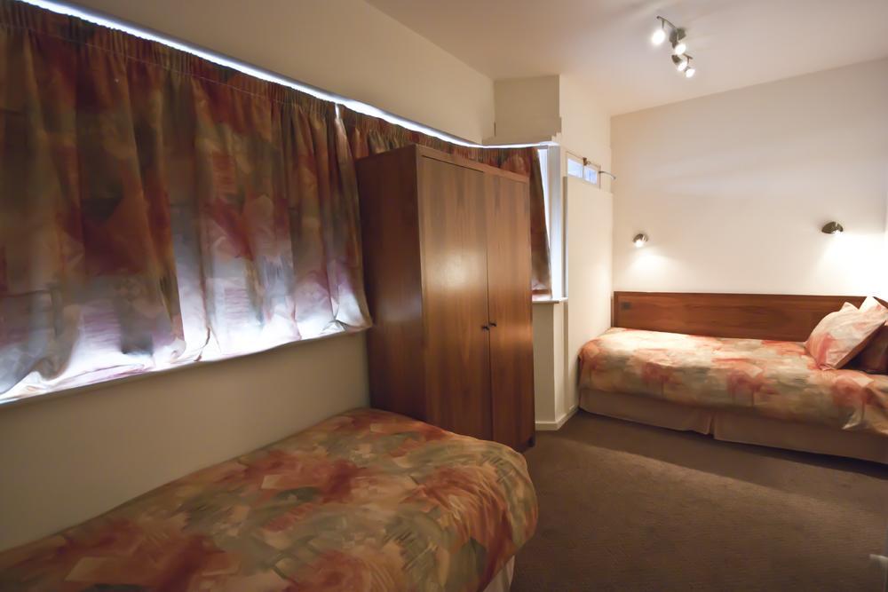 The Robin 2 Hotel Wolverhampton Room photo